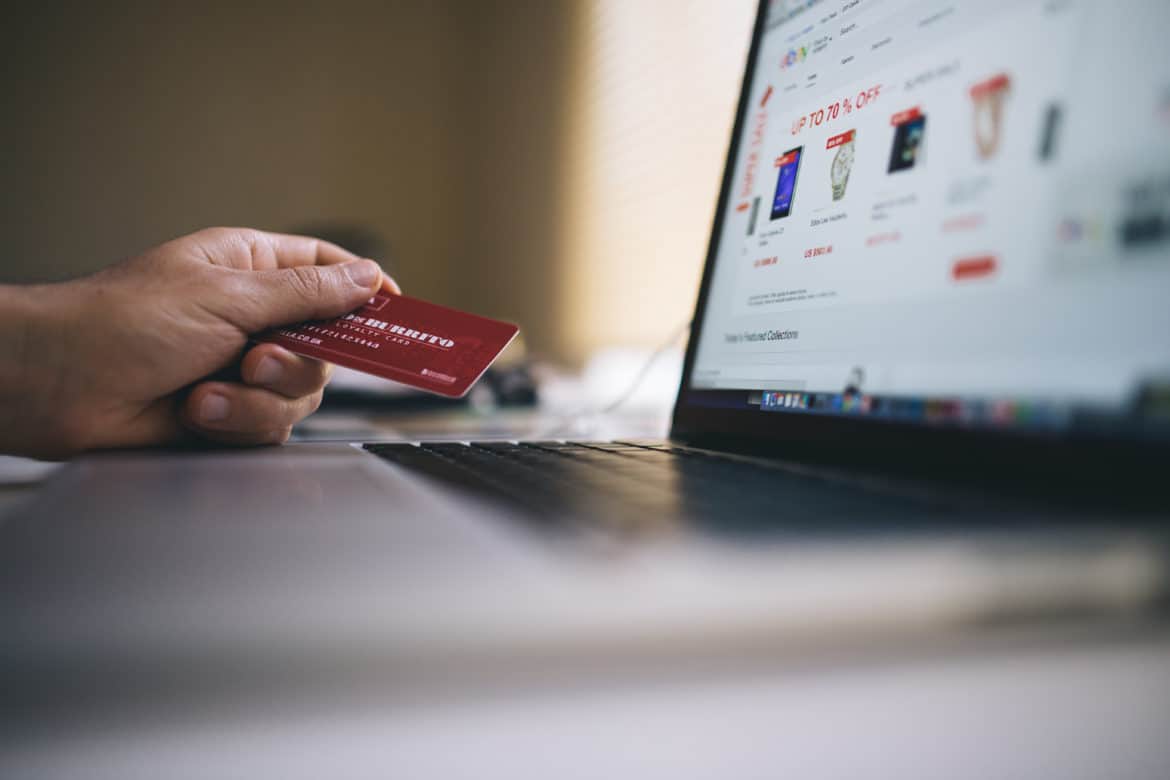 7 Simple Strategies For Your Budget to Survive Black Friday